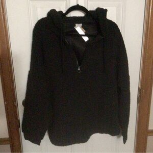 NWT Victoria’s Secret Pink hooded Sherpa pullover.